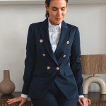 Damen Blazer dunkelblau zweireihig mit dekorativen Knöpfen 17823