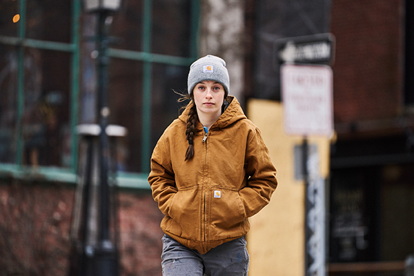 carhartt-jacke-325uve-1.jpg 50 Jahre Carhartt Active Jacket: Wie Eine Workwear Jacke Zum Streetwear Klassiker Wurde – Bild 1