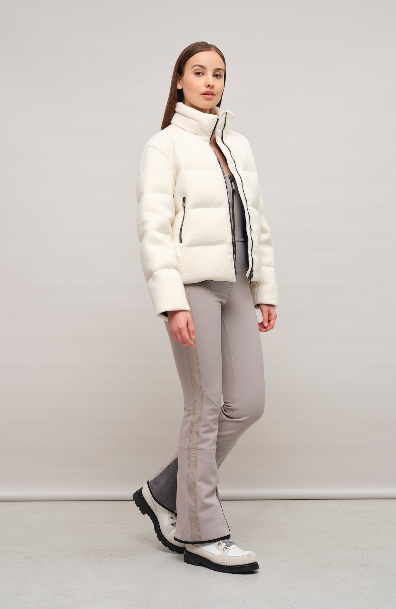 daunenjacke-damen-329yio-1.jpg Daunenjacke für Damen aus Wolle Alpine – Frauenschuh.com – Bild 1