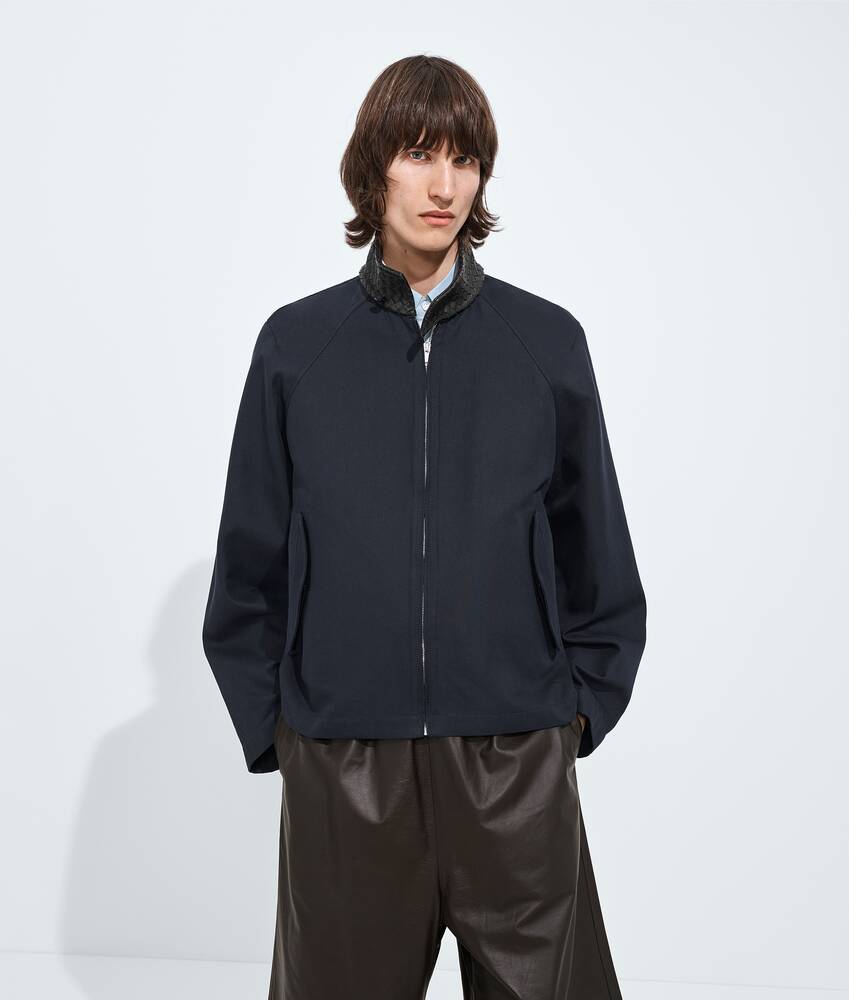 harrington-jacke-435qzz-1.jpg Harrington Jacke aus Baumwollgabardine für Herren in Midnight blue | Bottega Veneta DE – Bild 1