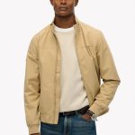 Superdry Nylon Harrington Jacket 99.99 €. Kaufen Sie Leichte Jacken von Superdry online unter Boozt.com. Schnelle Lieferung und einfache Retouren
