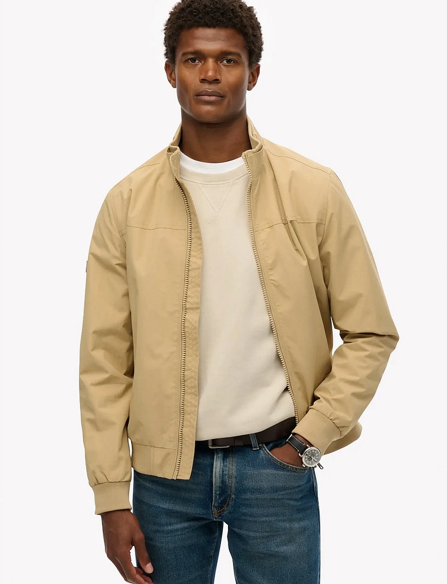 harrington-jacke-664qtl-1.jpg Superdry Nylon Harrington Jacket 99.99 €. Kaufen Sie Leichte Jacken von Superdry online unter Boozt.com. Schnelle Lieferung und einfache Retouren – Bild 1