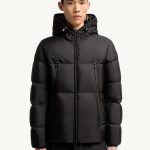 Montcla kurze Daunenjacke mit Kapuze Schwarz Kurze Daunenjacken für Herren | Moncler DE