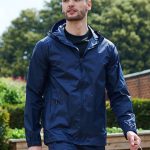 Regatta Professional Regenjacke wasserdichte, winddichte Herren Regenjacke / Windjacke für Männer verstaubar in Tasche / Beutel