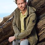 Übergangsjacke mit abnehmbarer Kapuze