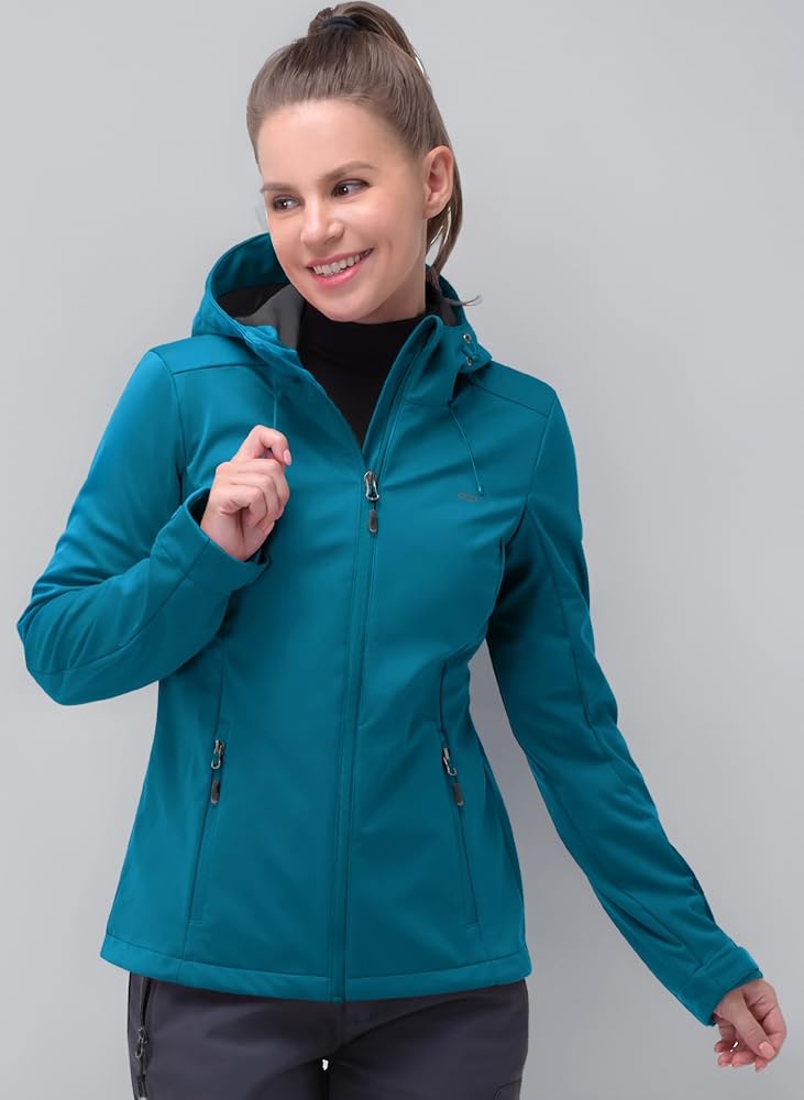 softshelljacke-damen-826gba-1.jpg 33,000ft Damen Softshelljacke Wasserdichte Winddichte Funktionsjacke Atmungsaktive Übergangsjacke Leichte Fahrradjacke mit Kapuze Windbreaker zum Laufen, Radfahren, Wandern,Dodge Blau 50 : Amazon.de: Fashion – Bild 1