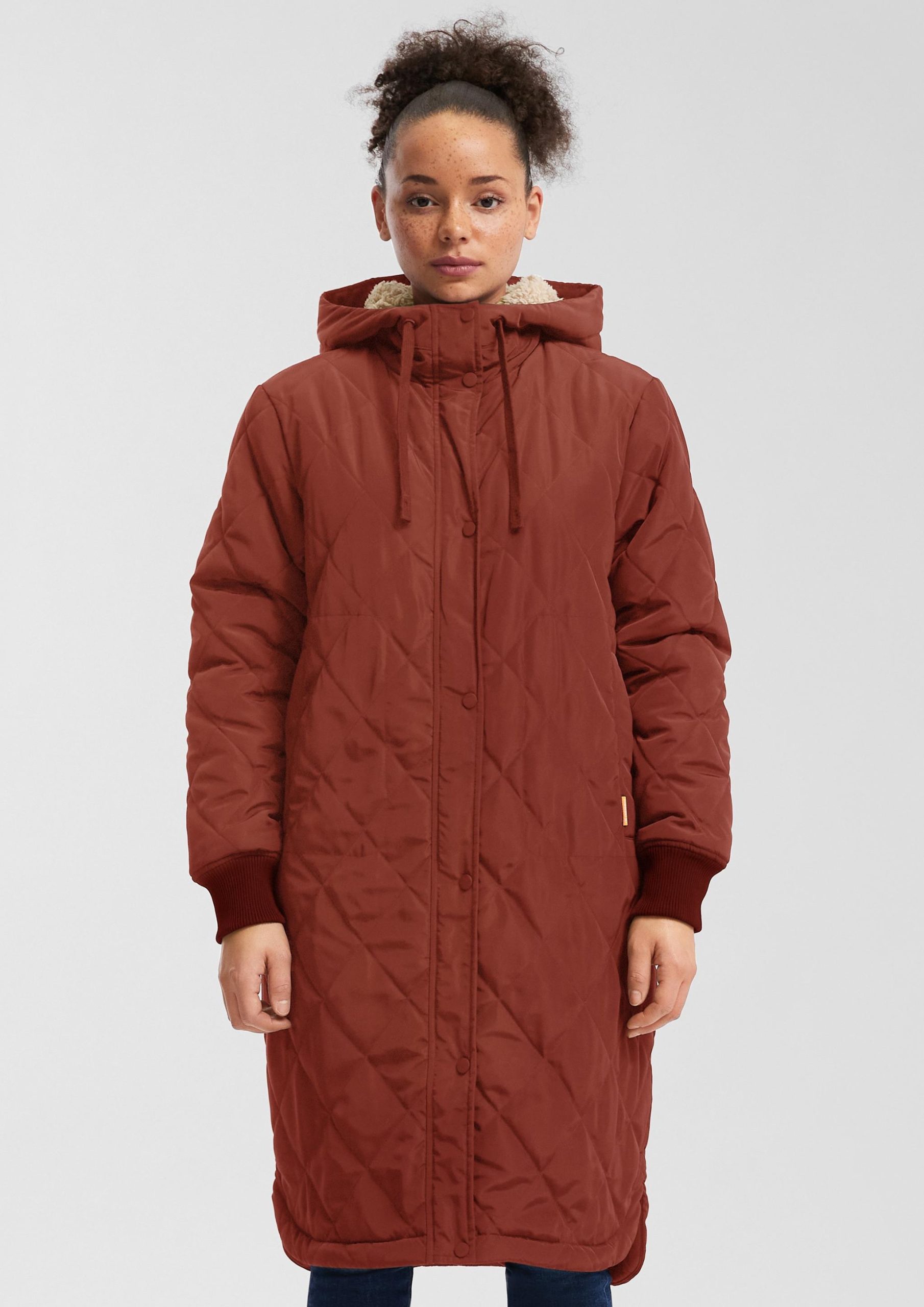steppmantel-damen-623mkd-1.jpg Locker geschnittener Steppmantel mit Teddyfutter Rot | s.Oliver – Bild 1
