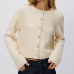 Strickjacke mit dekorativen Knöpfen Farbe beige RESERVED 234GV 02X