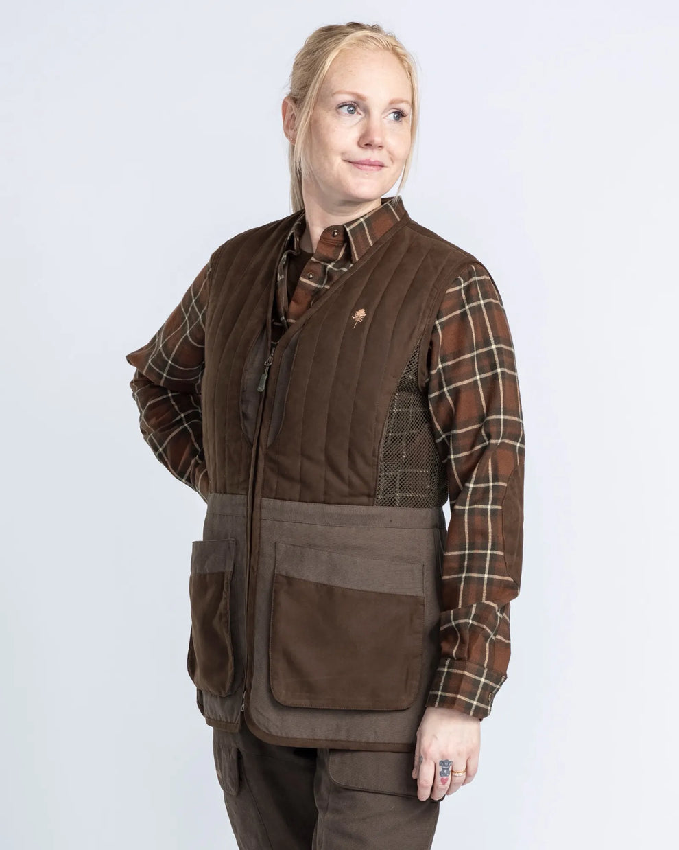 weste-damen-579pfz-1.jpg Pinewood® Shooting Weste Damen / Suede Brown – Bild 1